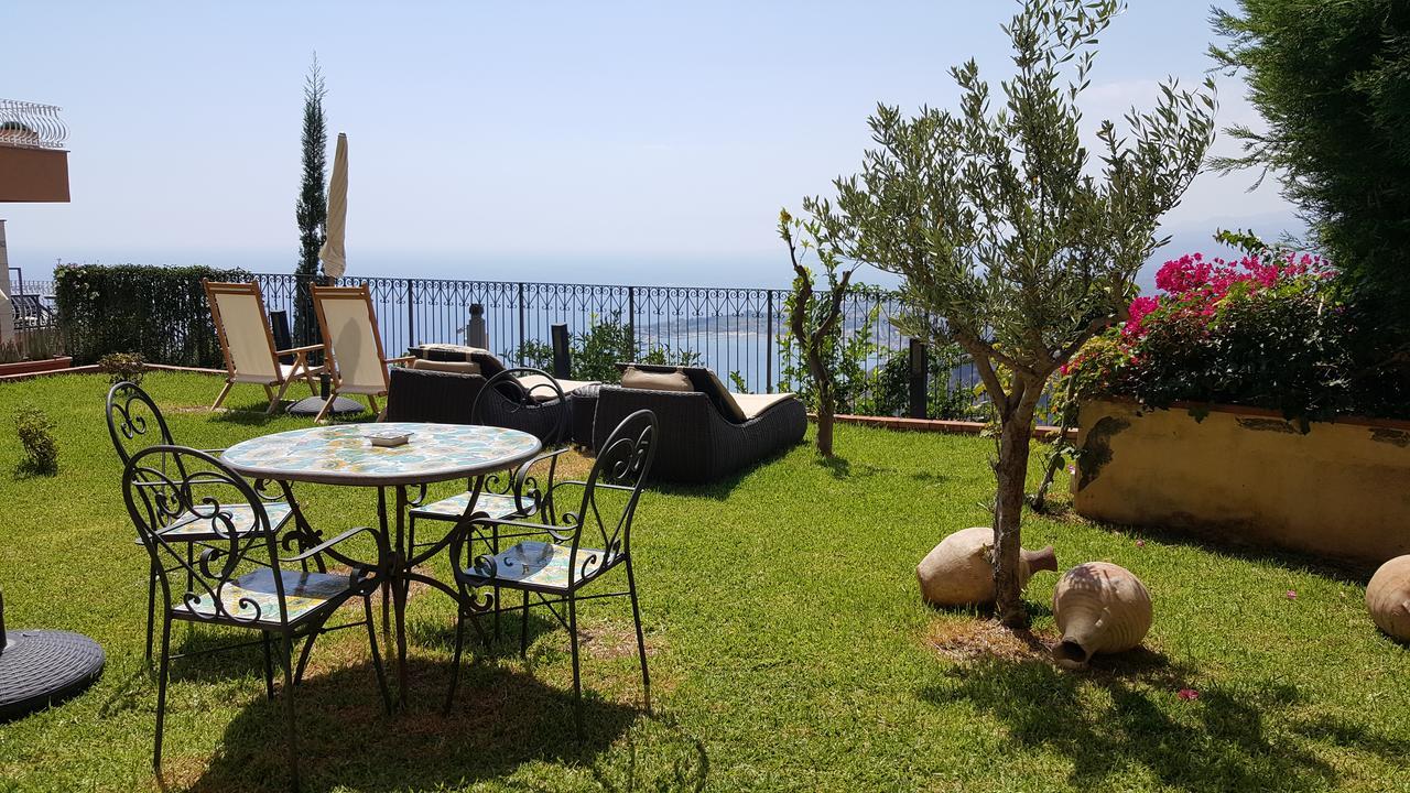 Villa Le Terrazze Charming Rooms Taormina Exterior foto